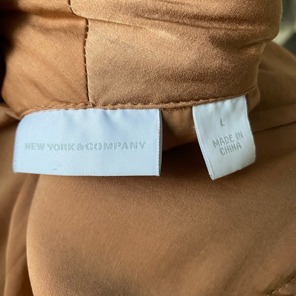 New York & Company Lightweight Fashion Vest - Picture 3 of 3